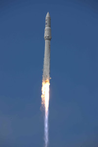Angara booster departs launch pad on suborbital test. Credit: Khrunichev
