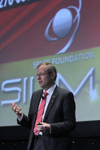Next European Space Agency Director General, Johann-Dietrich Wörner, discusses farside moon station at the The Space Foundation’s recently held 31st National Space Symposium. Credit: Tom Kimmell Photography 