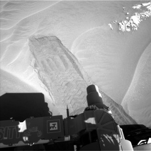 Curiosity Navcam Left B image taken on Sol 1183, December 4, 2015 Credit: NASA/JPL-Caltech 