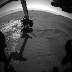  Curiosity Front Hazcam Right B image taken on Sol 1227, January 18, 2016. Credit: NASA/JPL-Caltech 
