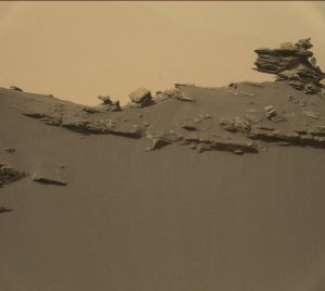 Curiosity Mastcam Right image taken on Sol 1450, September 4, 2016. Credit: NASA/JPL-Caltech/MSSS 